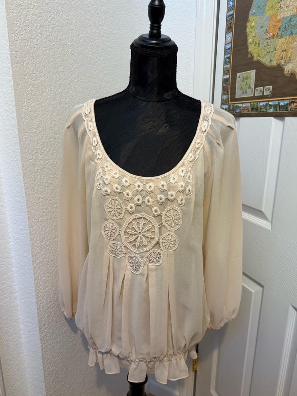 studio M flowy lightweight cream blouse